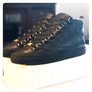 Black Balenciaga Arena